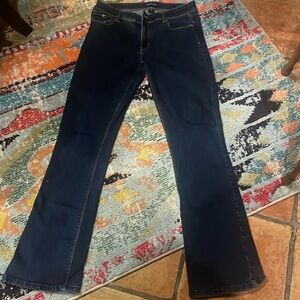 Did you see the pockets on these jeans?! Xoxo